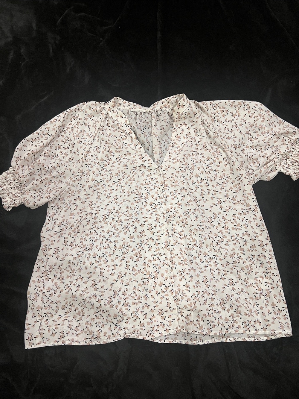 Lush White Floral Puff-Sleeve Split-Neck Blouse